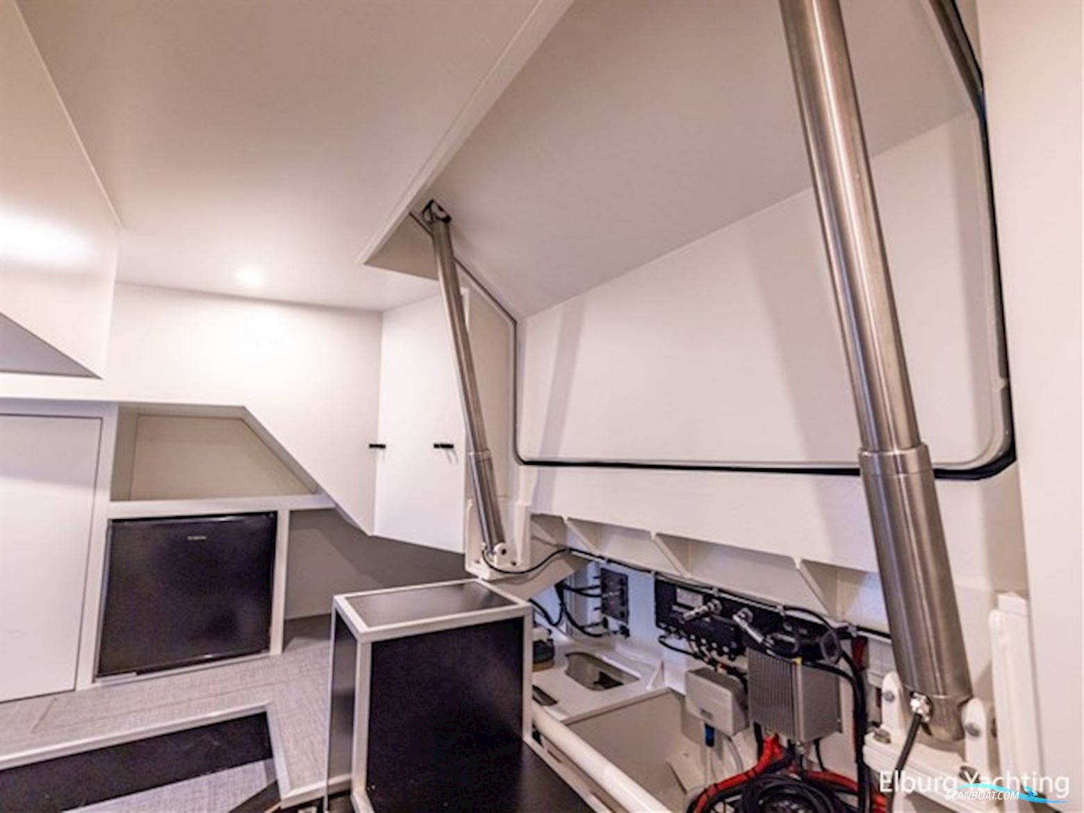 Van den Hoven Voyager 50 