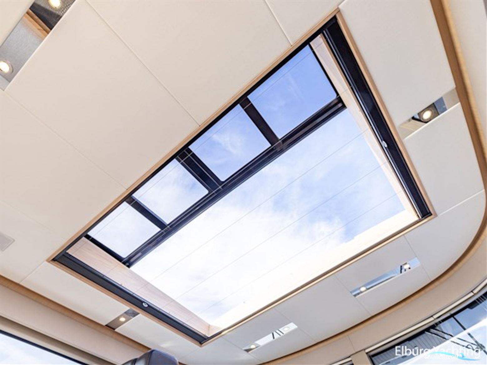 Van Den Hoven Voyager 50