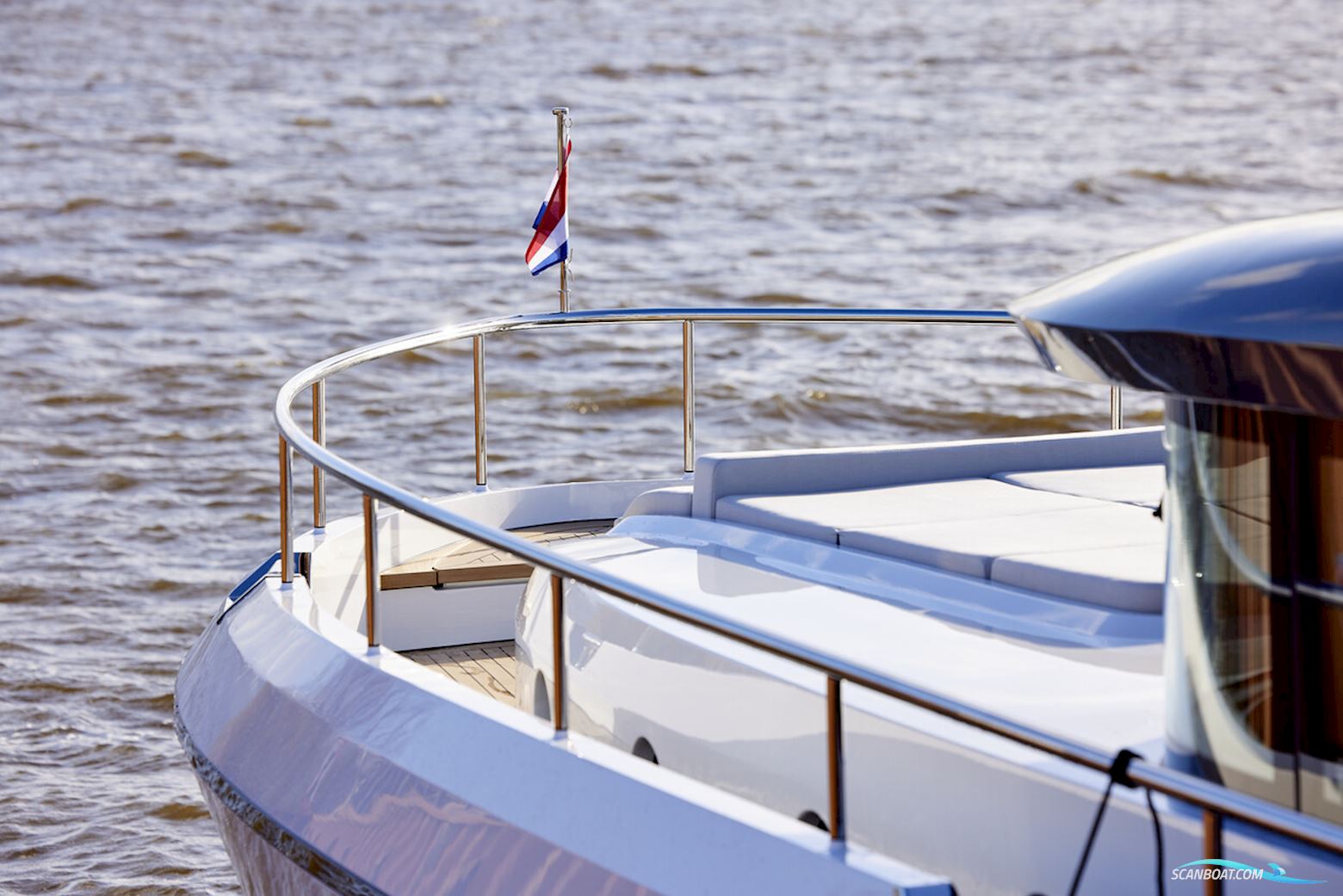 Van Den Hoven Voyager 50