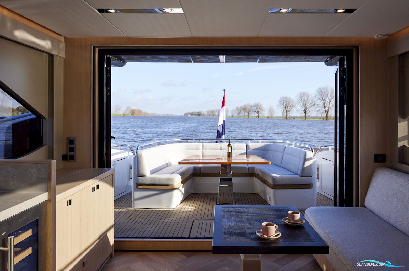 Van Den Hoven Voyager 50