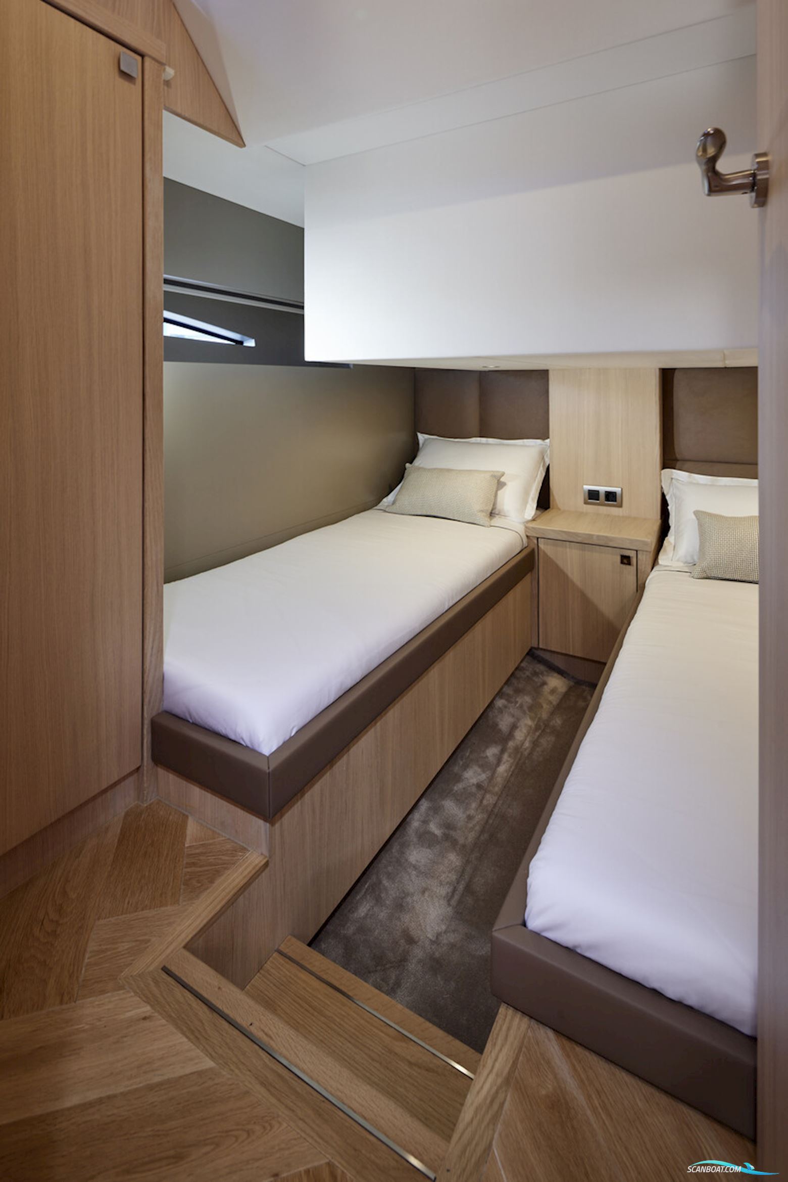 Van Den Hoven Voyager 50