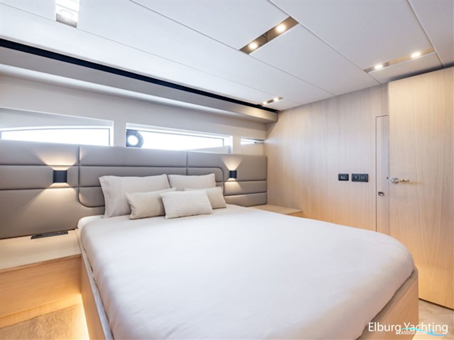 Van Den Hoven Voyager 56