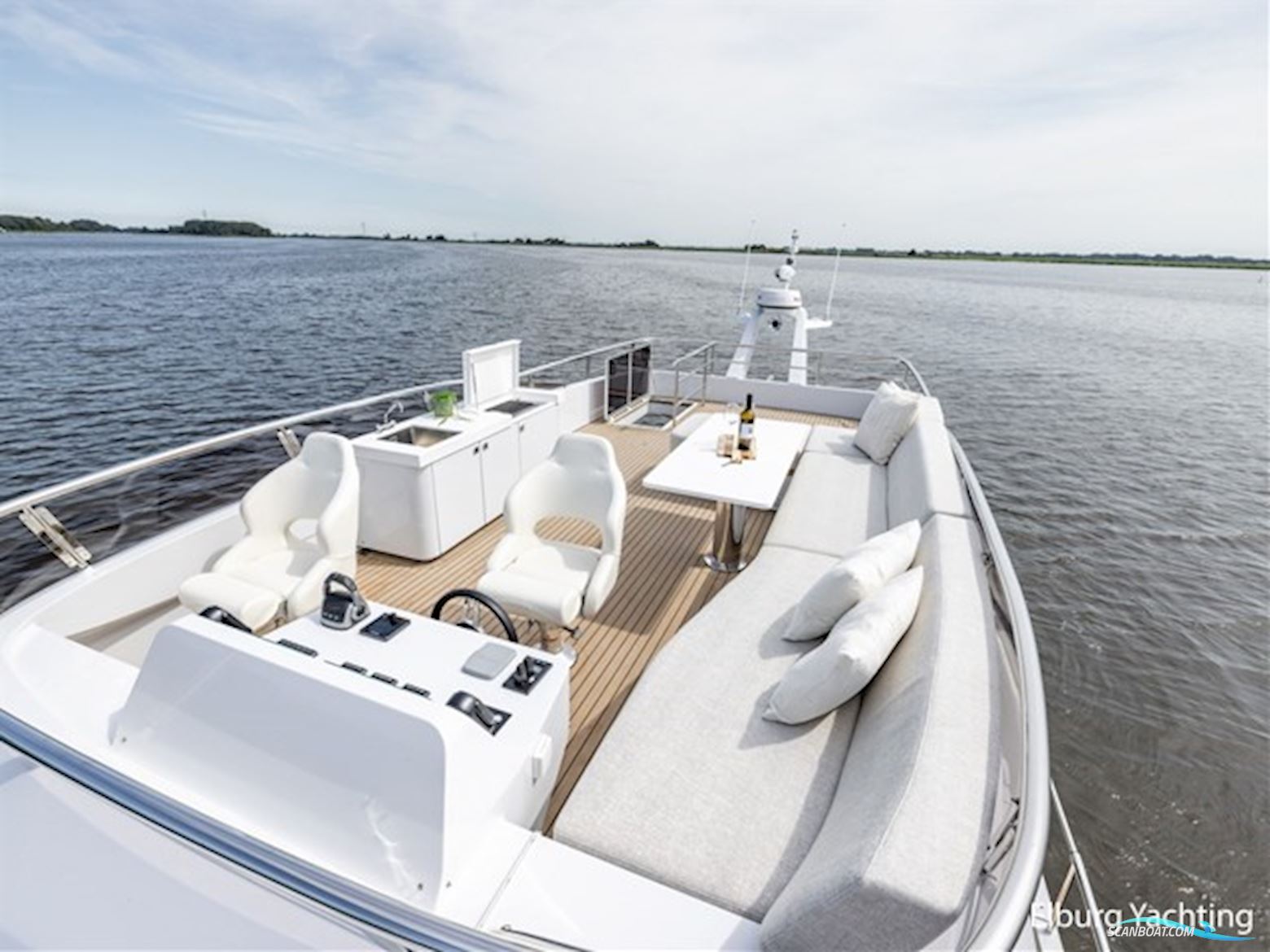 Van Den Hoven Voyager 56