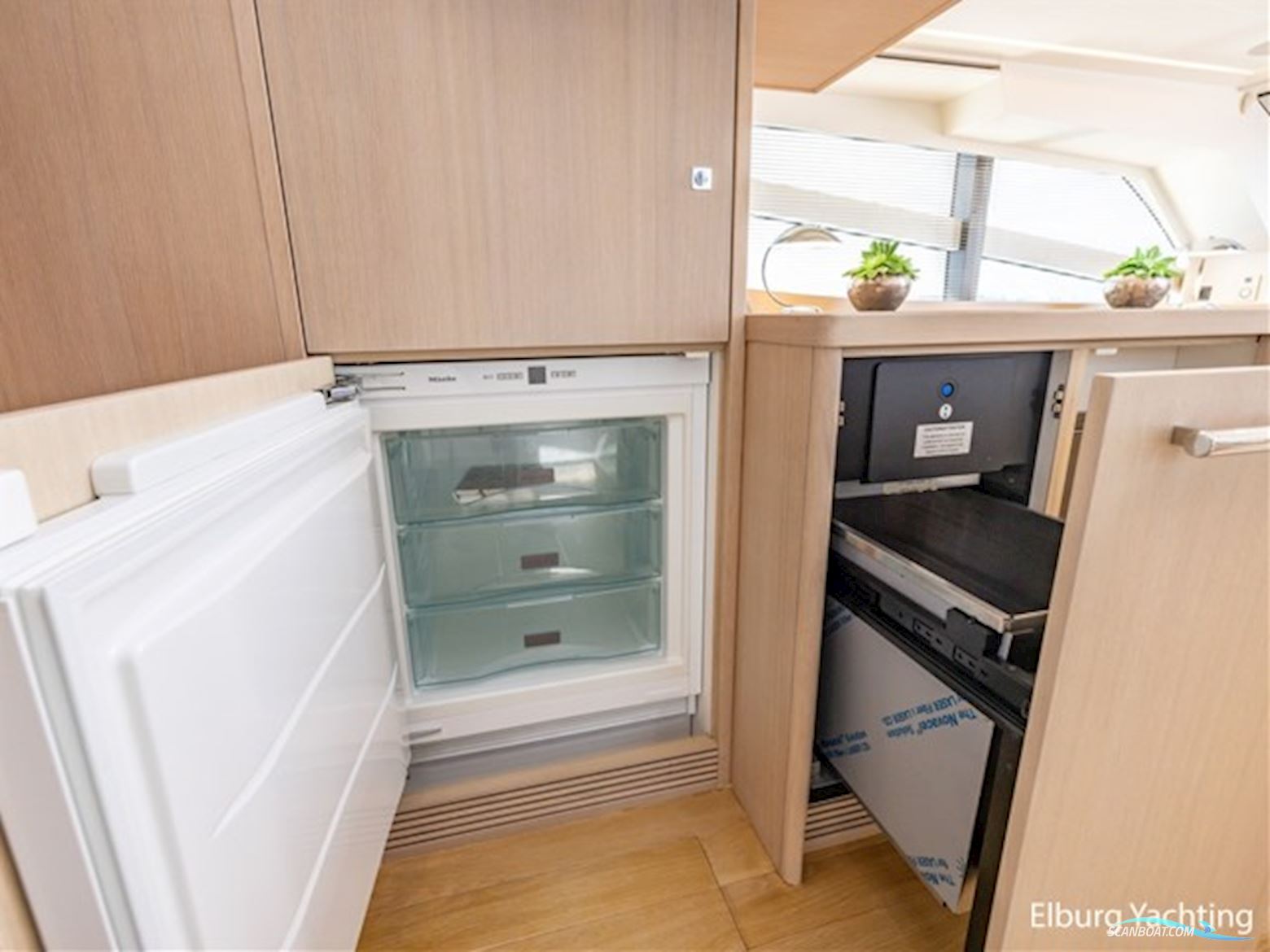 Van Der Valk Beachclub 660 - Flybridge