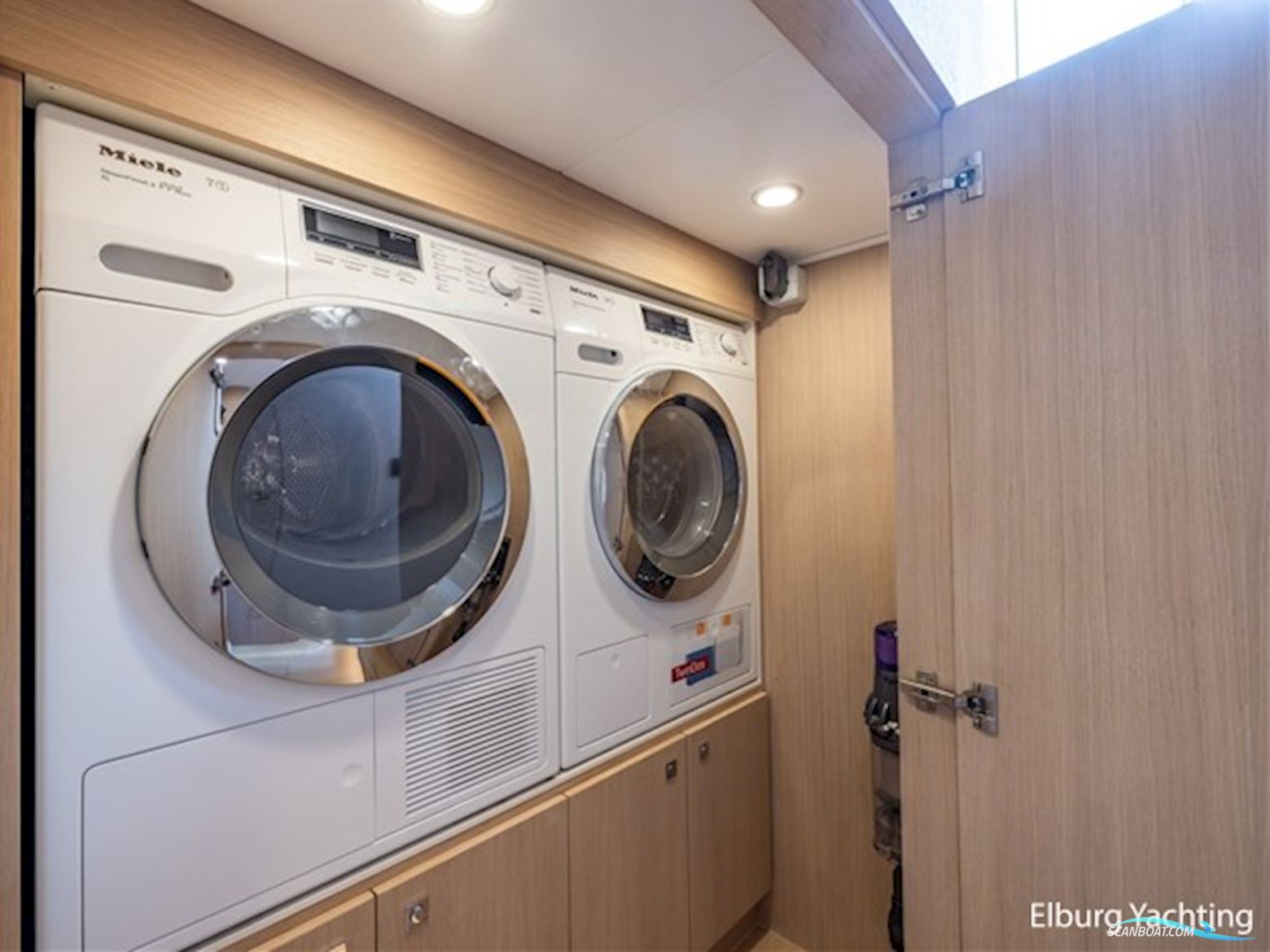 Van Der Valk Beachclub 660 - Flybridge