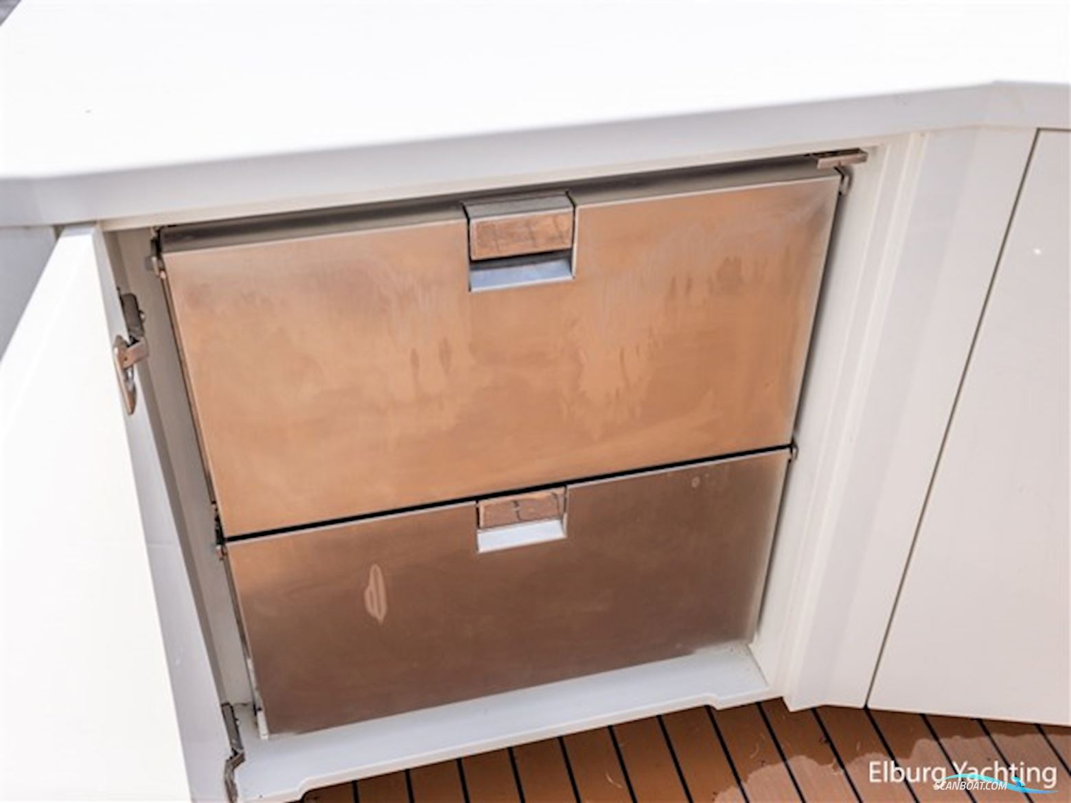 Van Der Valk Beachclub 660 - Flybridge