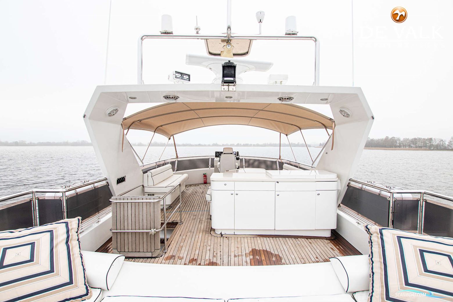 Van Der Valk Explorer 25M