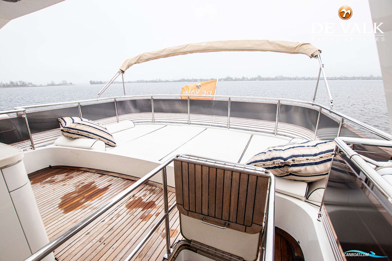 Van Der Valk Explorer 25M