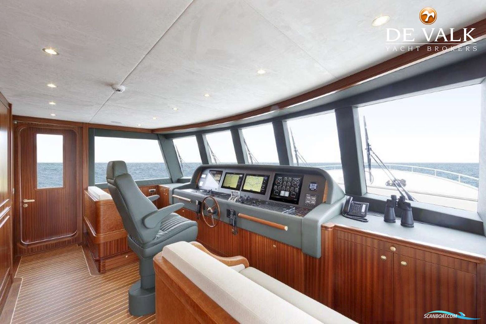 Van Der Valk Explorer 37M