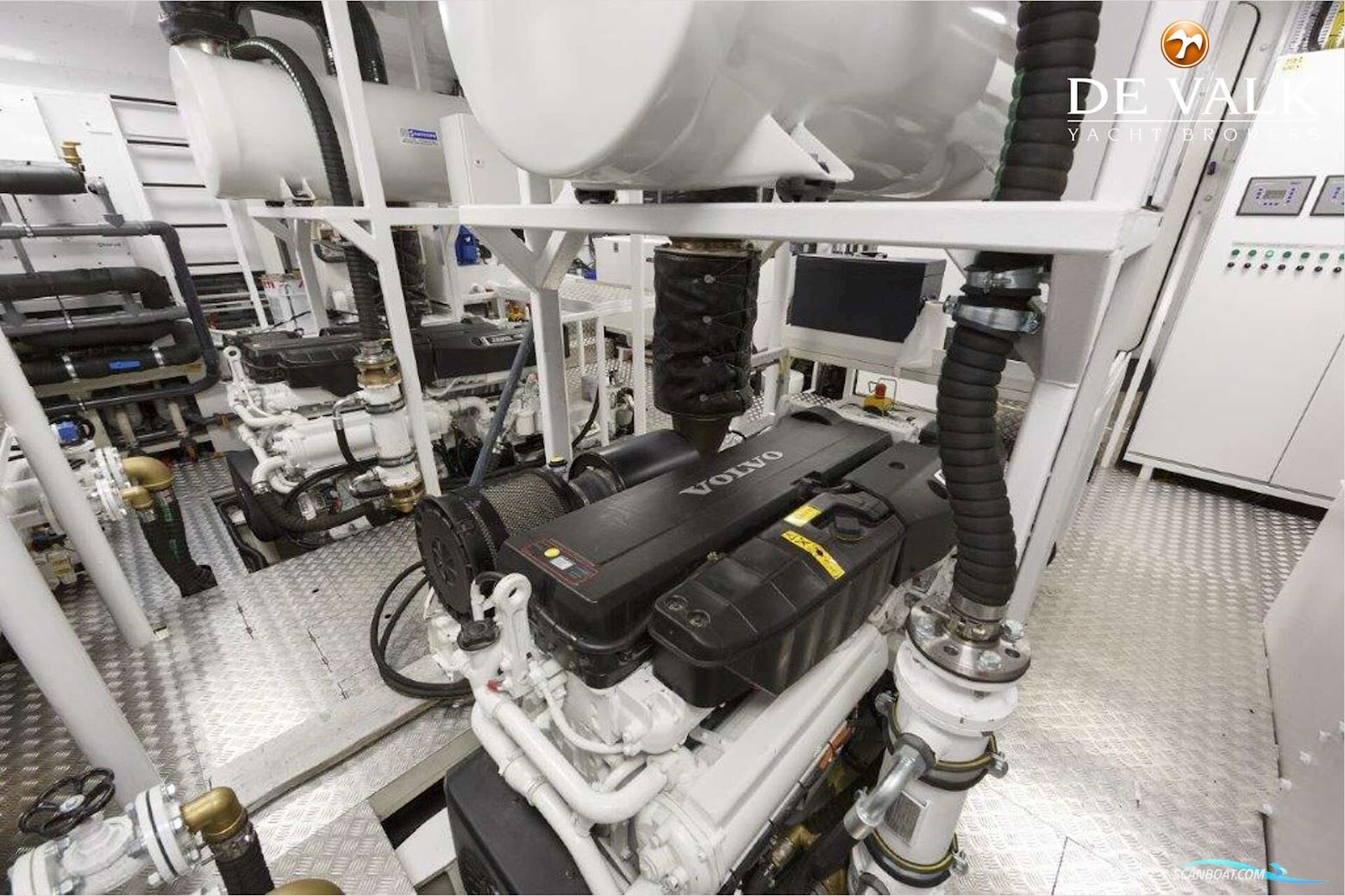 Van Der Valk Explorer 37M