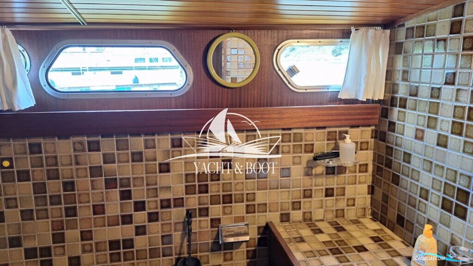 Van Der Valk Valkkruiser 1300 AK