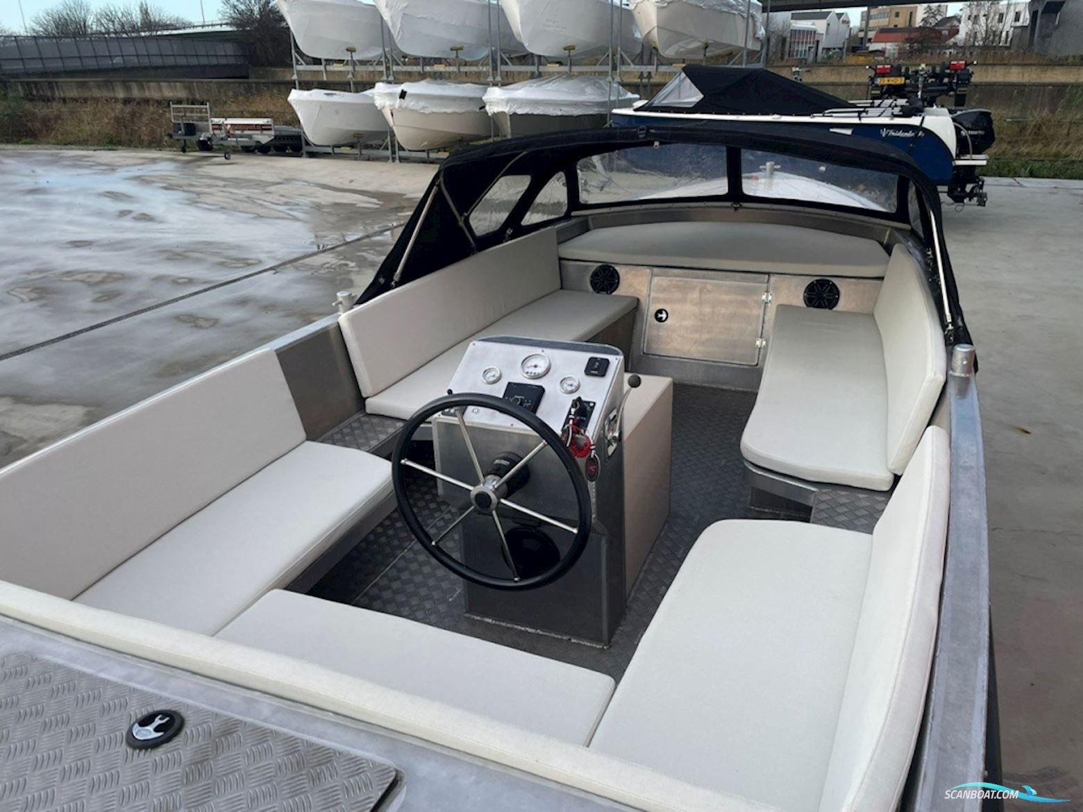 Van Vossen 777 Tender Occasion