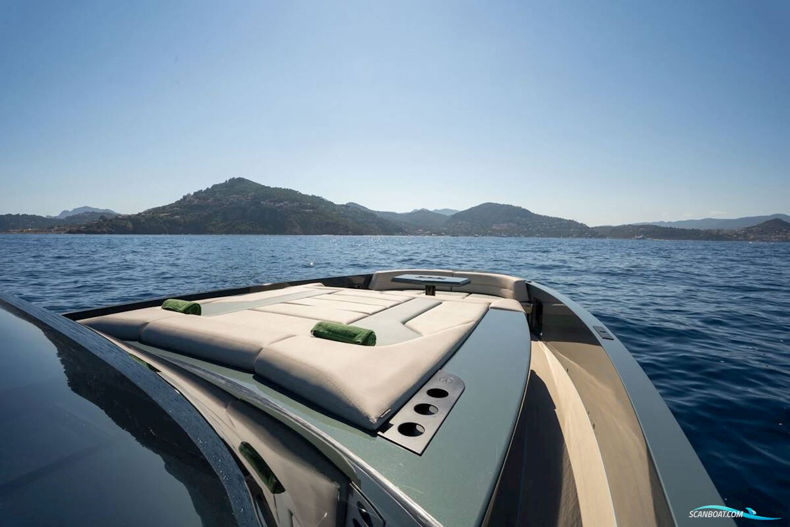 VANQUISH 54