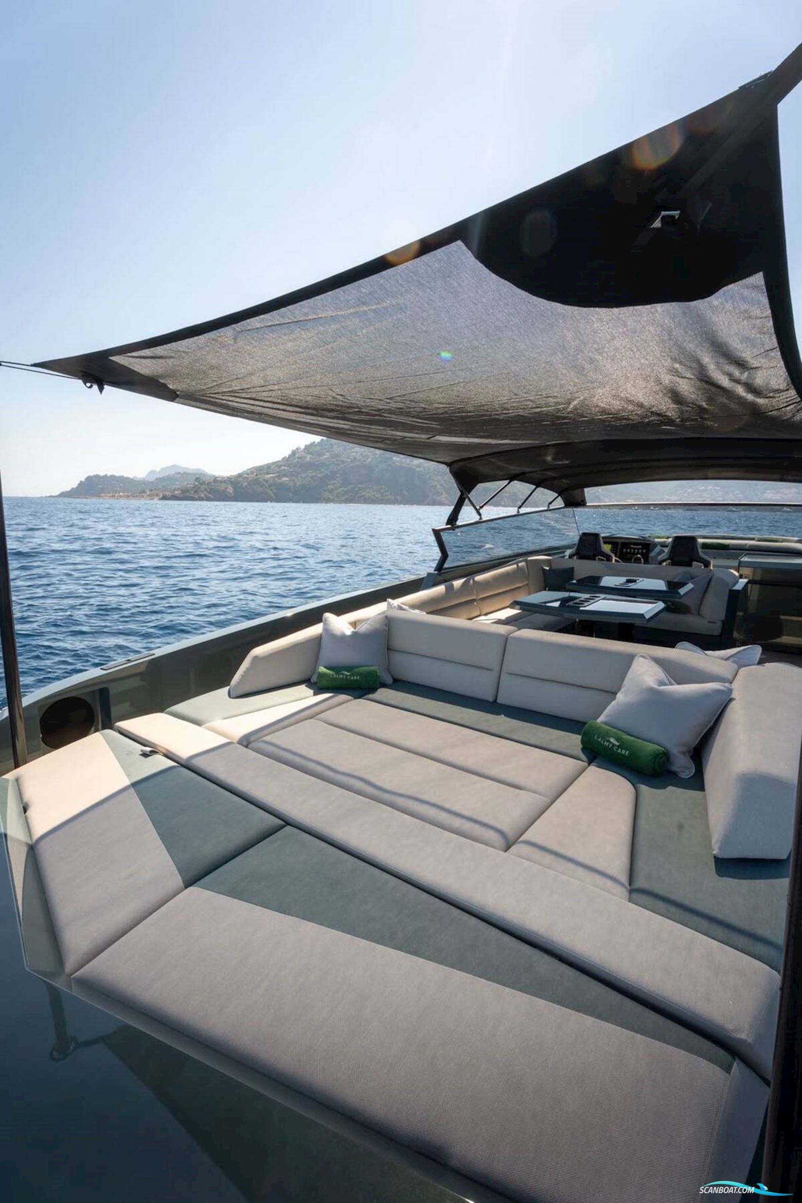 VANQUISH 54