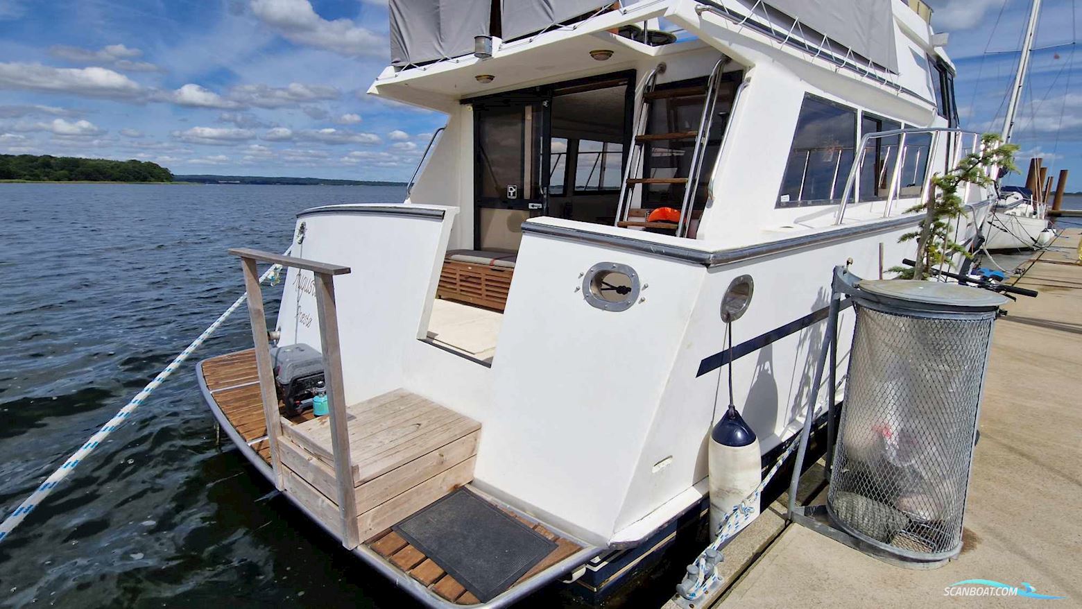 Vantare 53 Pilothouse