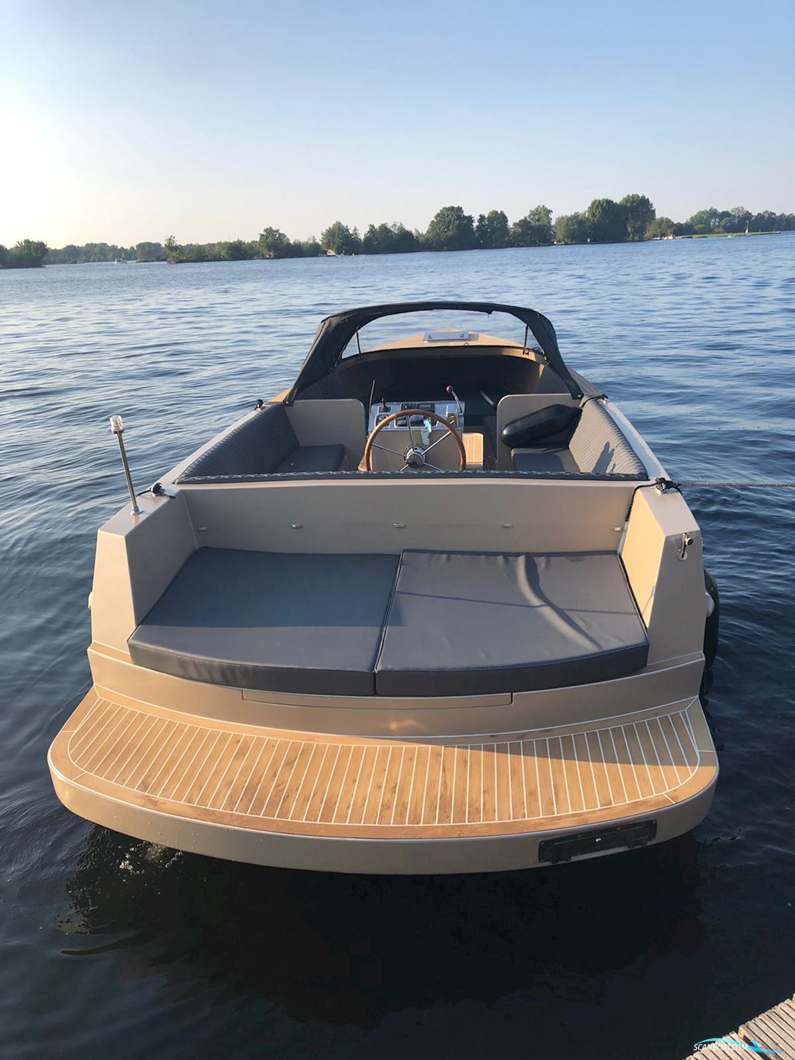 Vanvossen 850 Tender