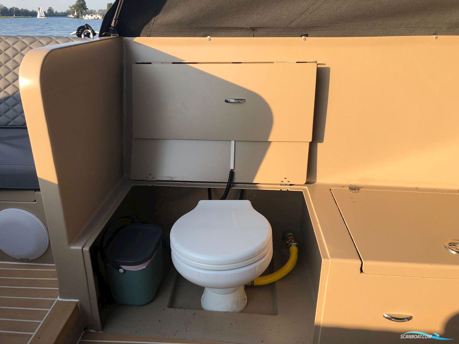 Vanvossen 850 Tender