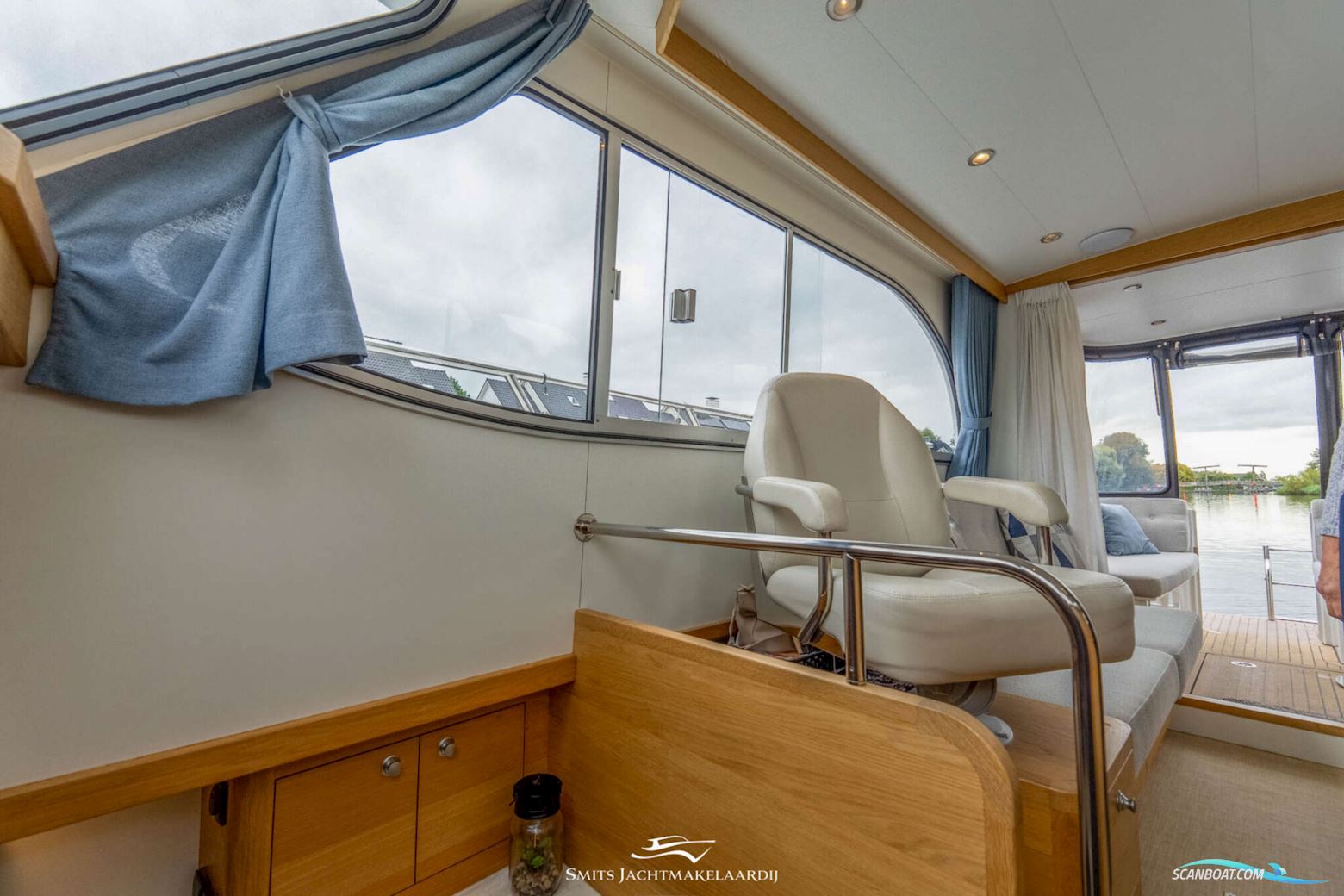 Vedette 33 Salon Comfort Line