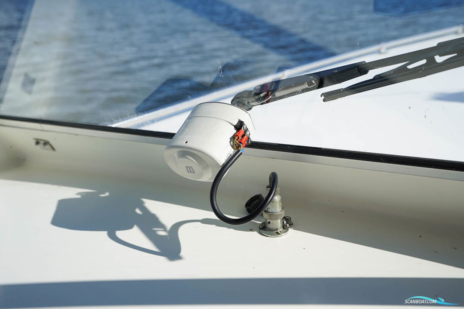 Vedette 8.20 V/OK