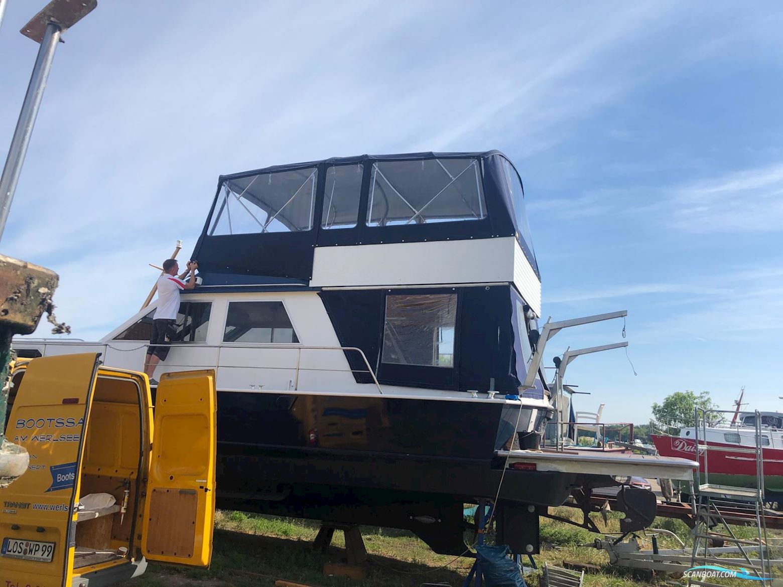 Veerdörn 13.00 Flybridge