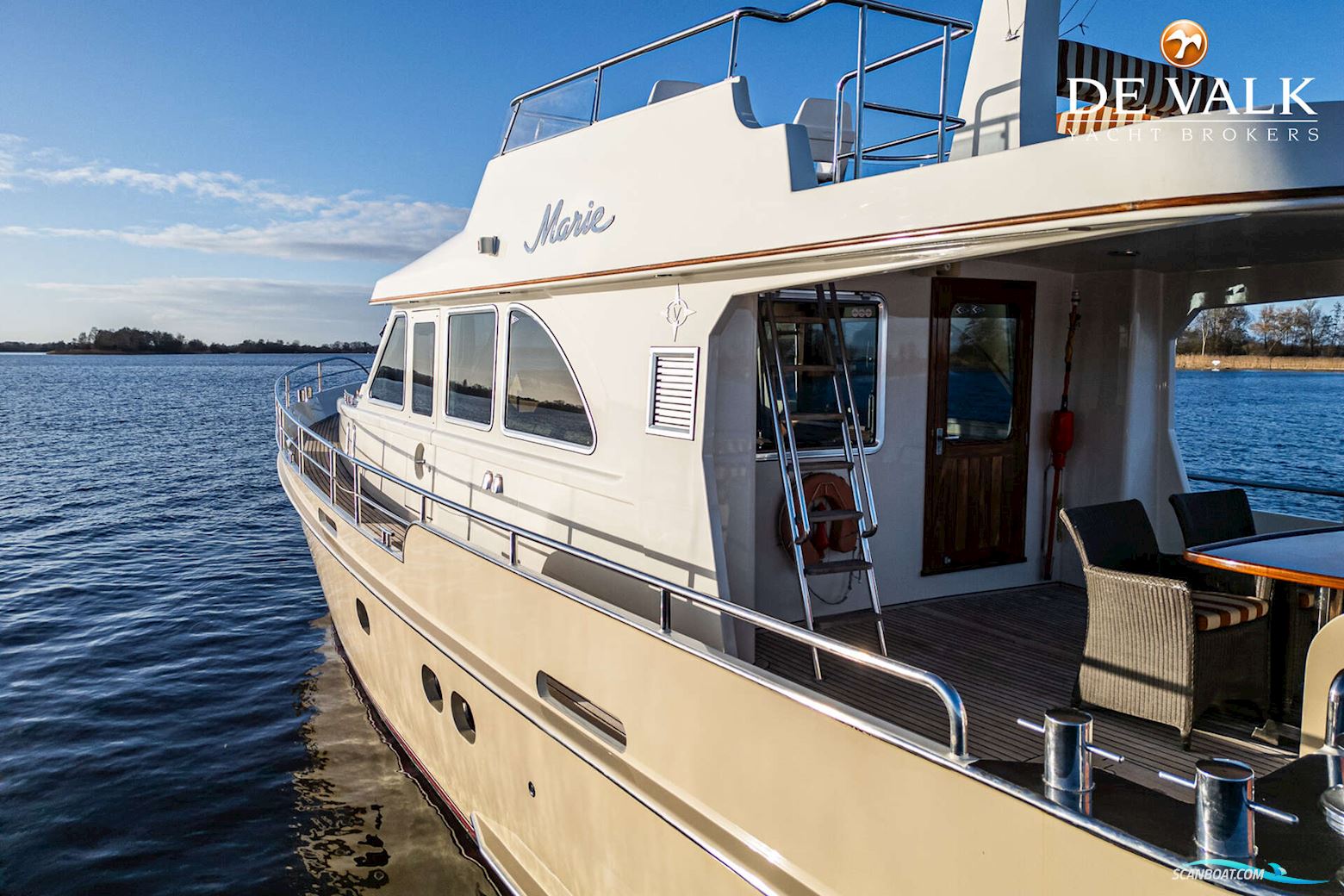 Vennekens Trawler 1800