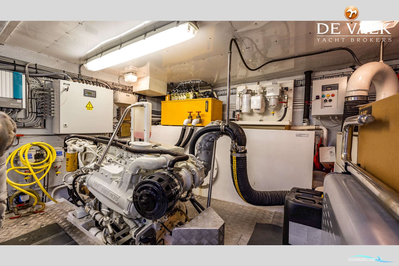 Vennekens Trawler 1800