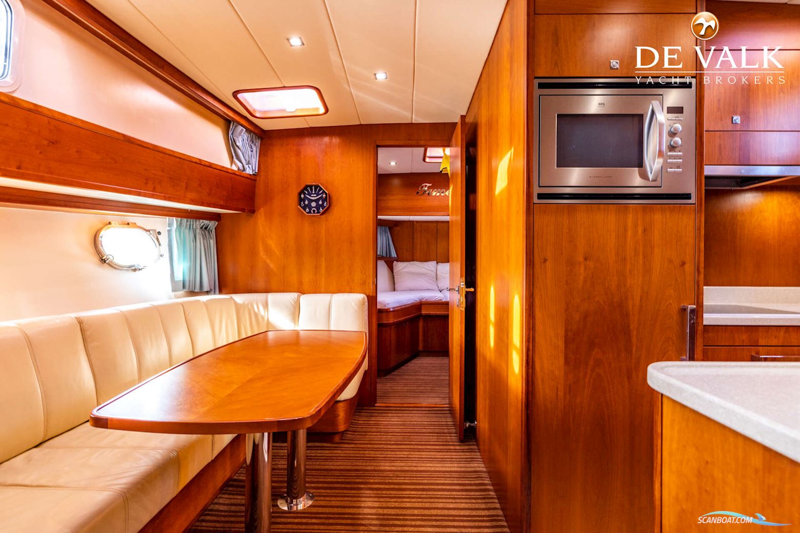 Vennekens Trawler 1800