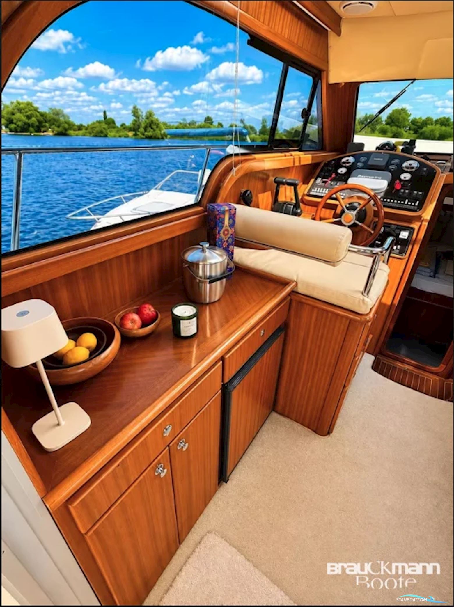 Viking 34 Sedan