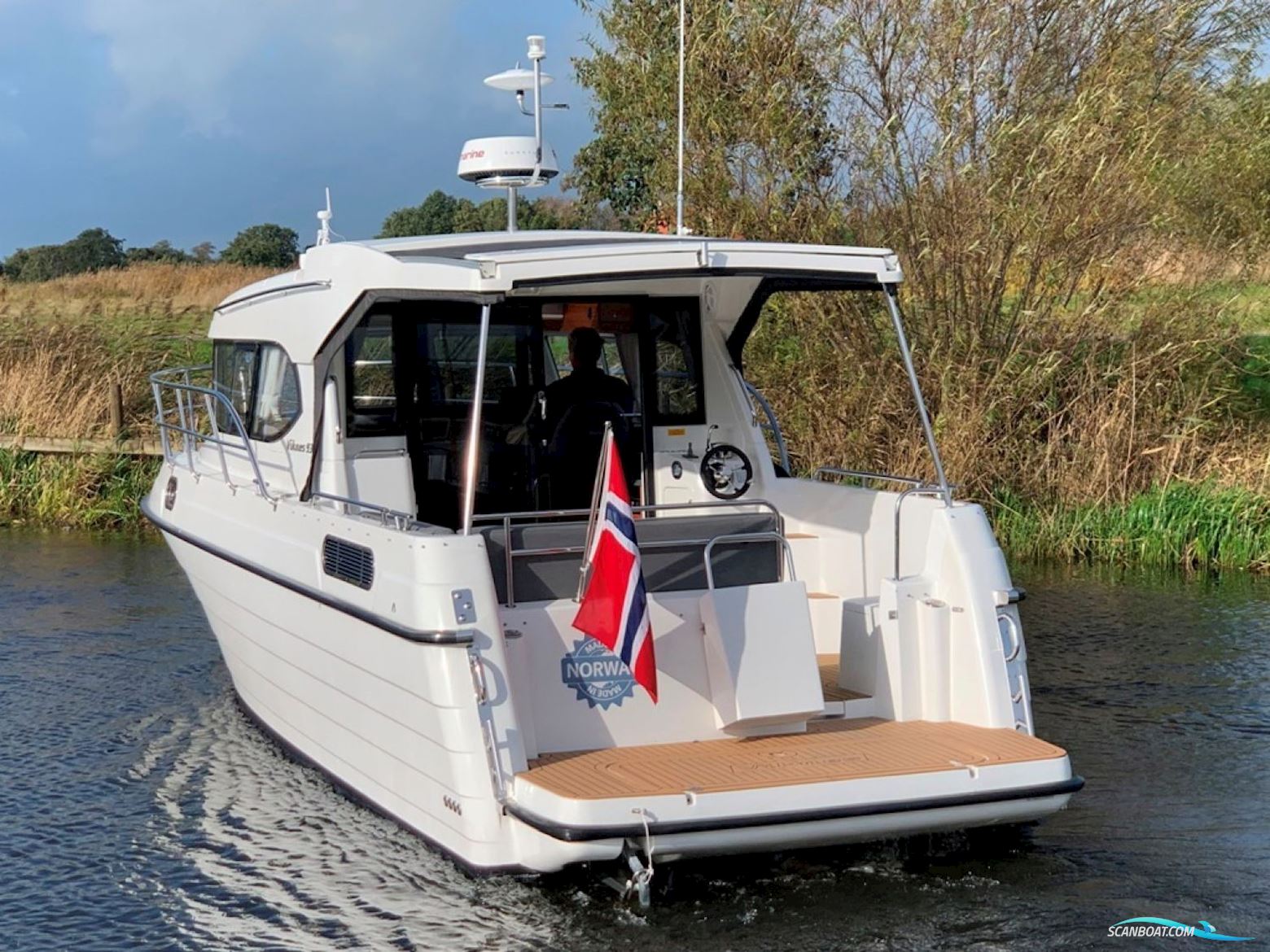 Viknes 930, Diesel V8 370hk