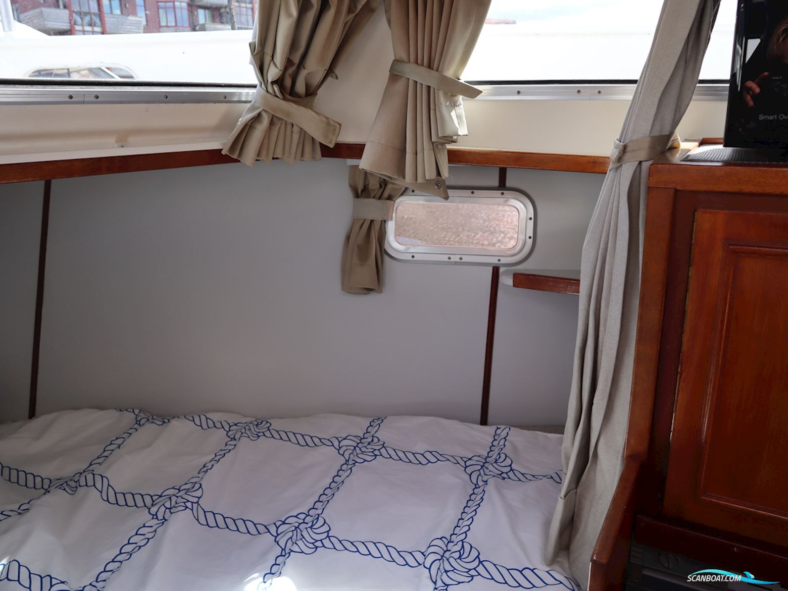 Vissers Trawler 1050