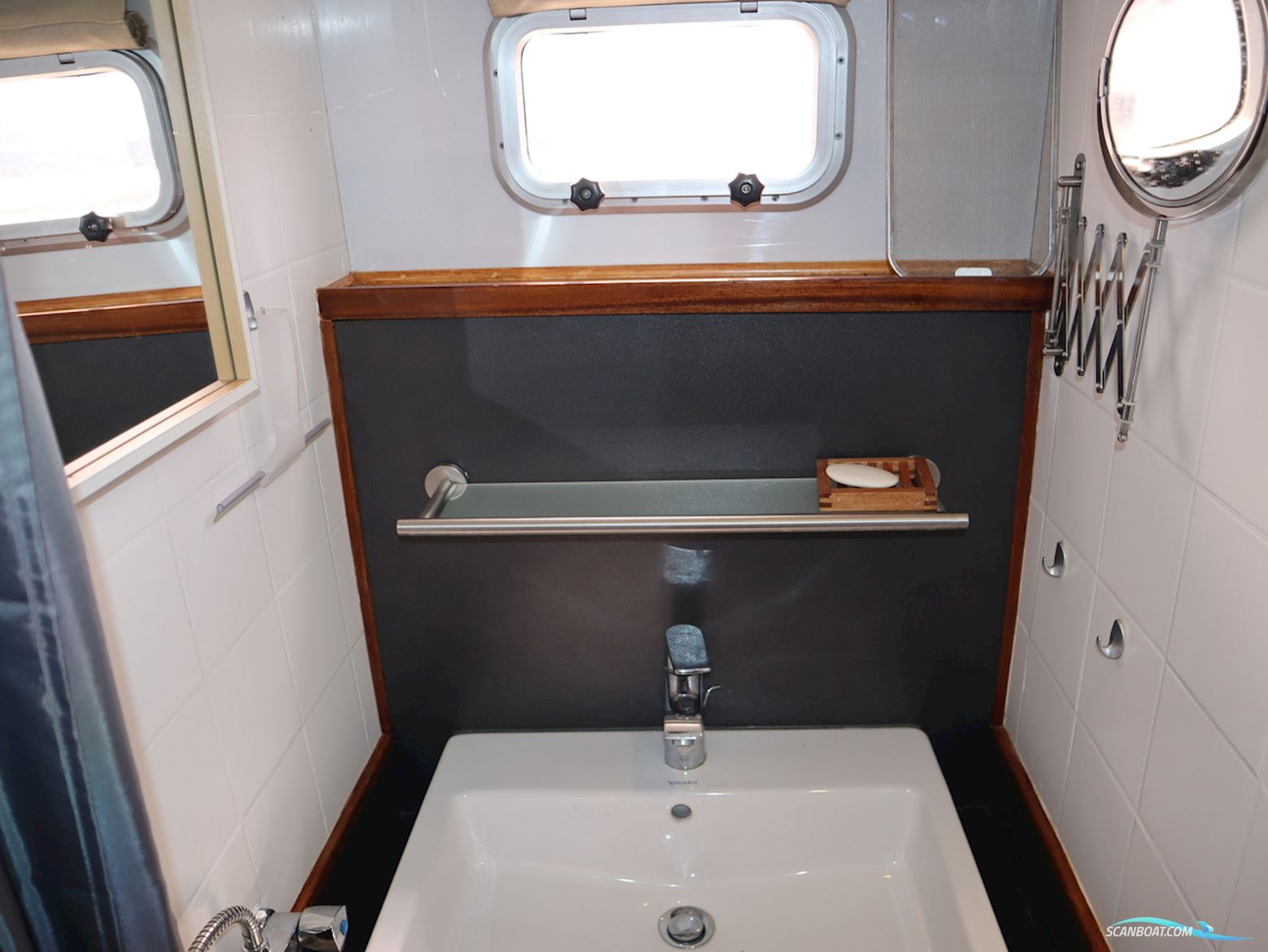 Vissers Trawler 1050