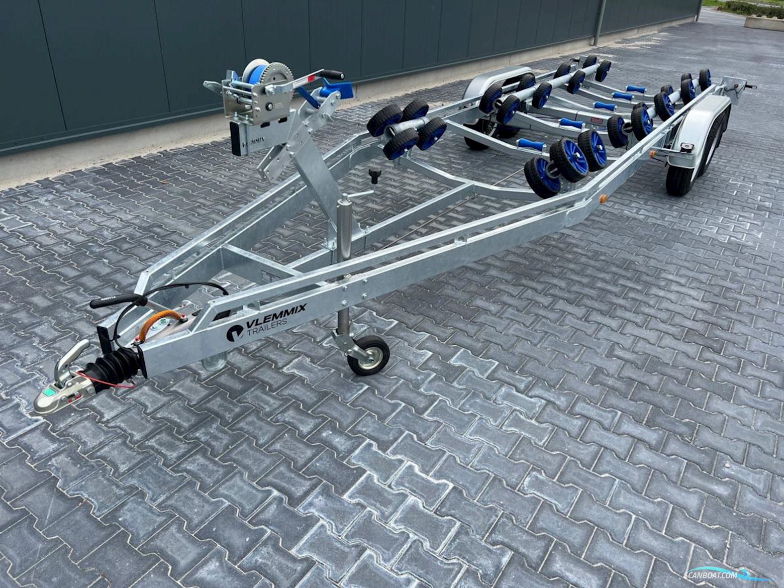 Vlemmix Boottrailers K 3500 kg.  FLEX ROLL met wegklapbare LED verlichting