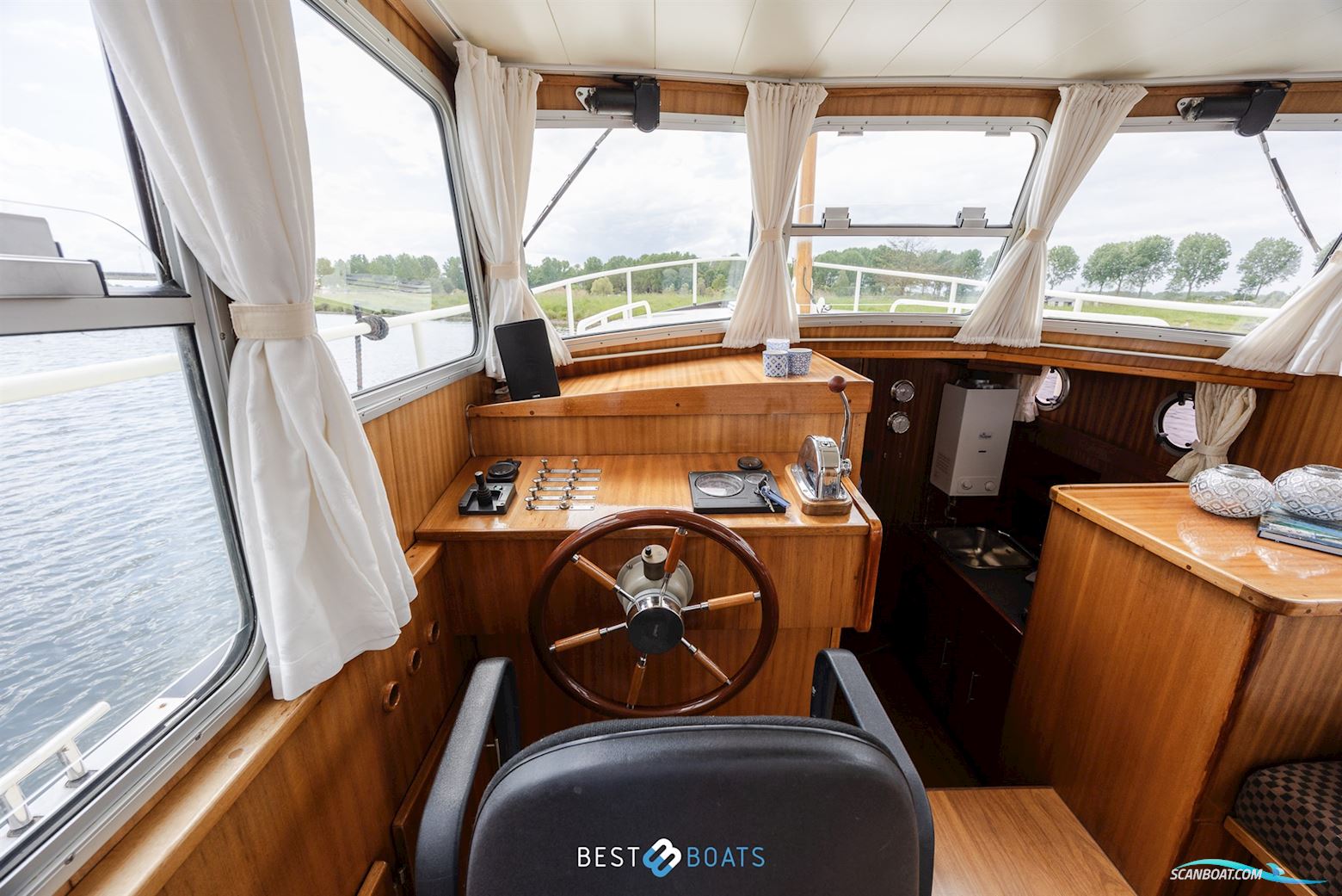 Vripak Yachting 965 OK