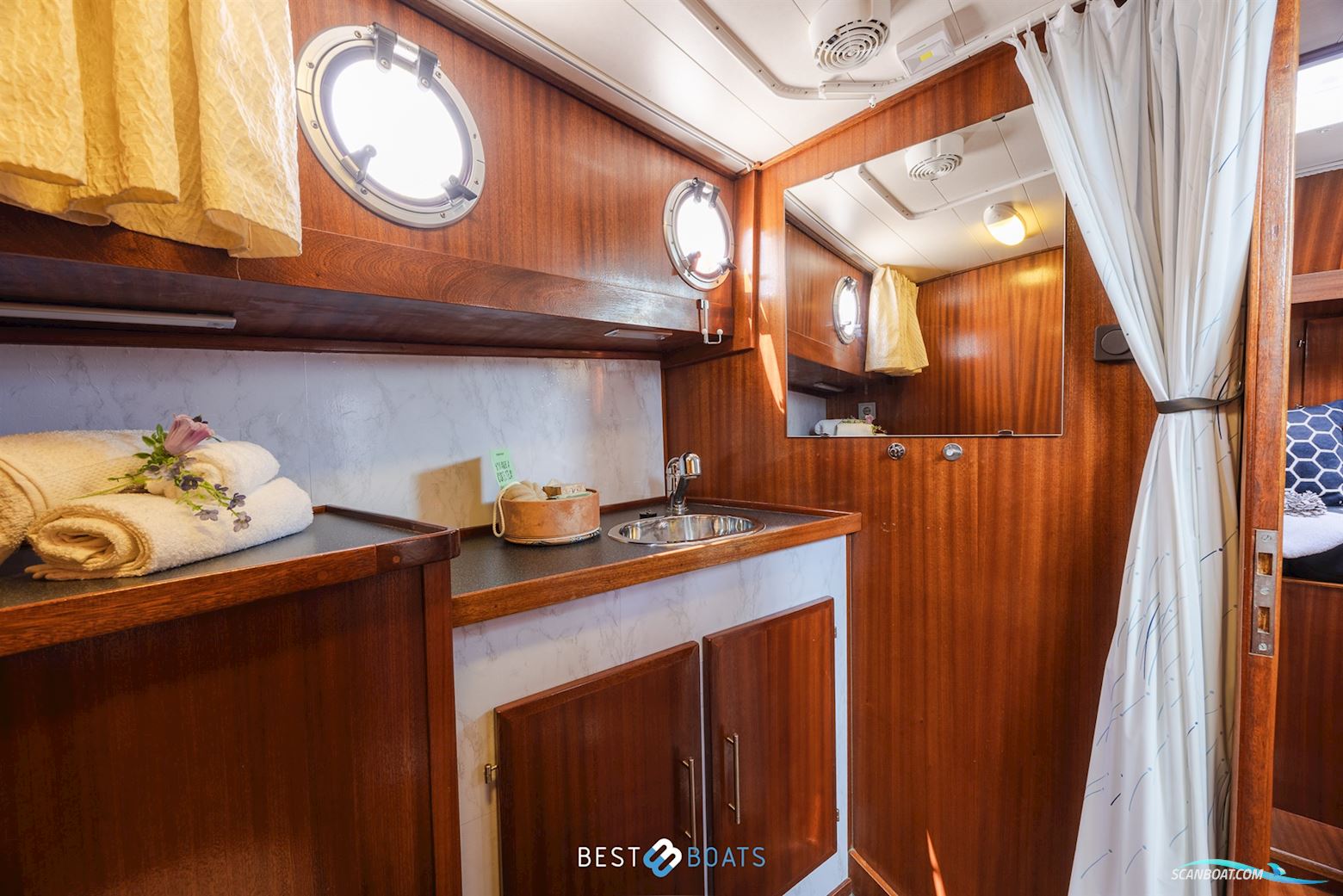 Vripak Yachting 965 OK