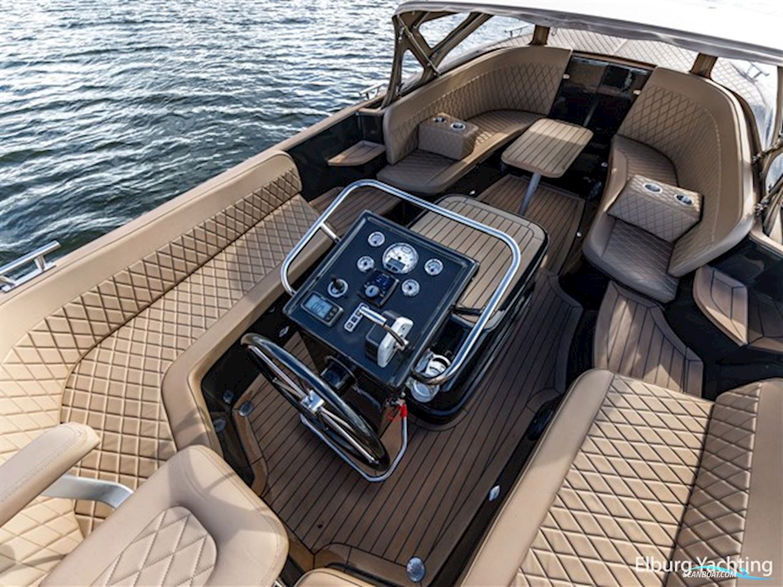 Waterspoor 717 Aviator