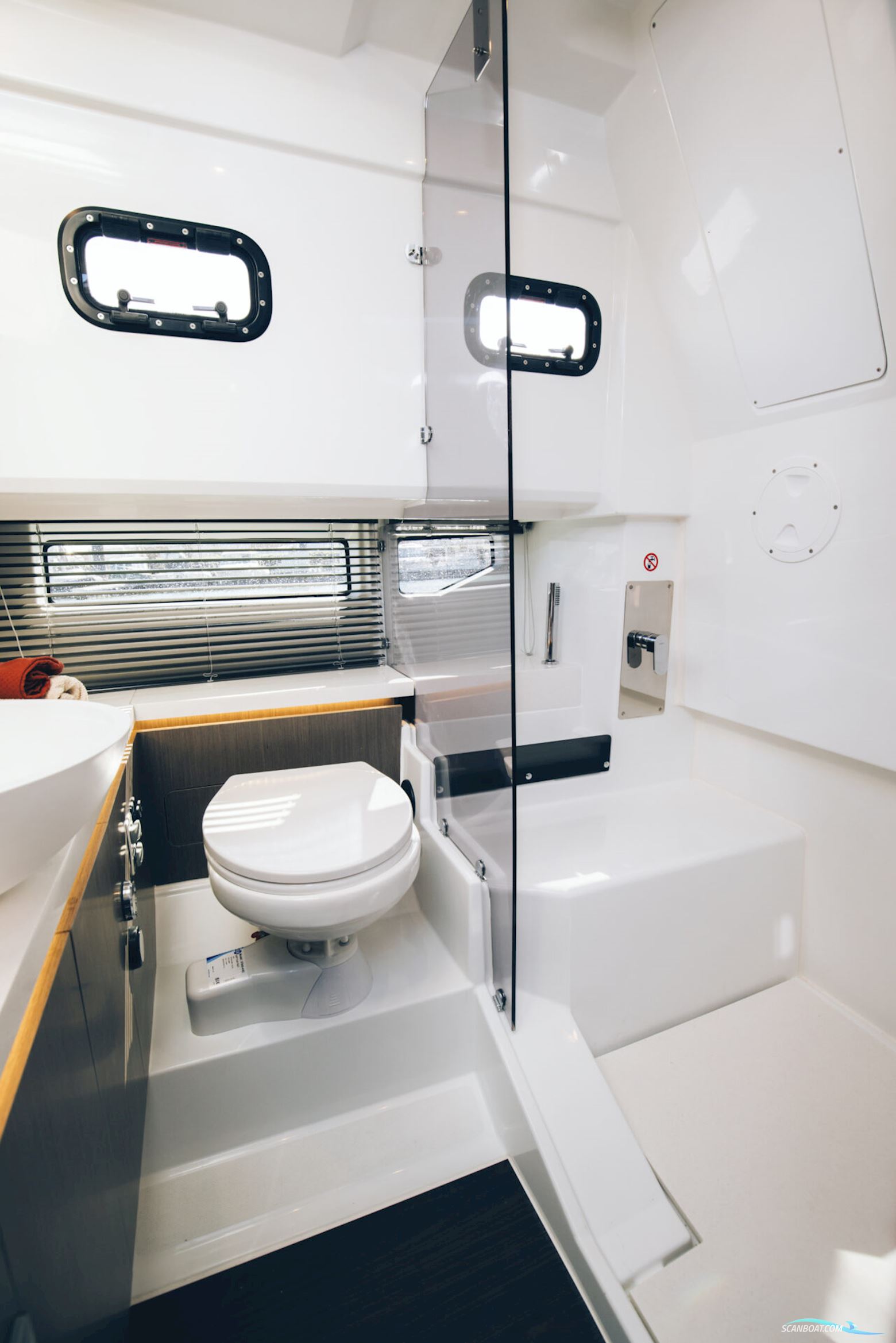 WellCraft Explorer 38