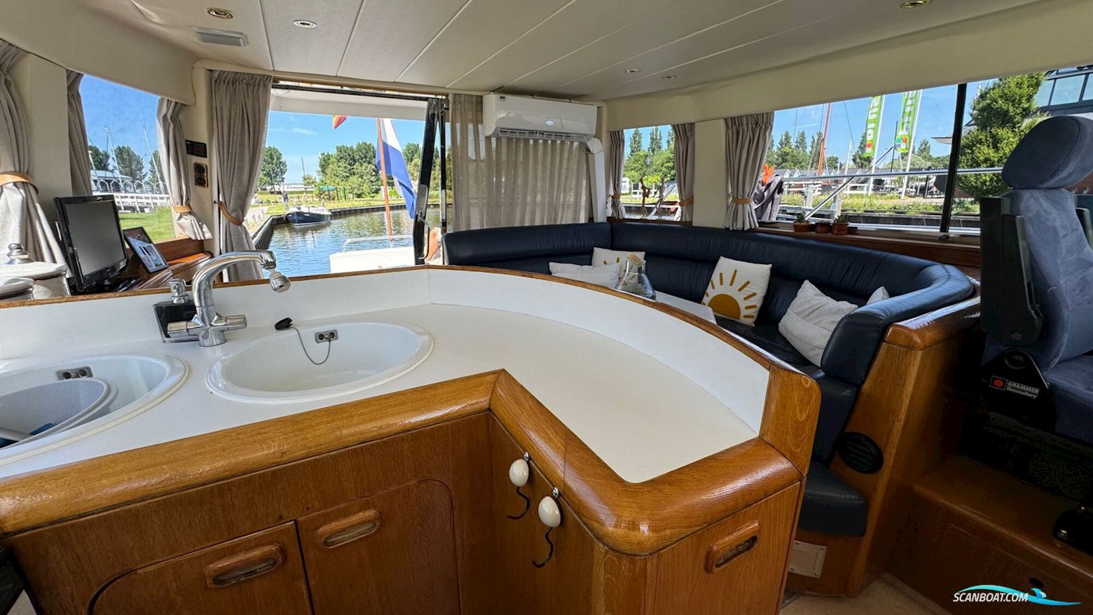 Whitewater Wolfe 46 Flybridge