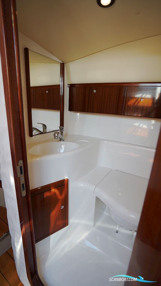 Windy 32 Grand Tornado