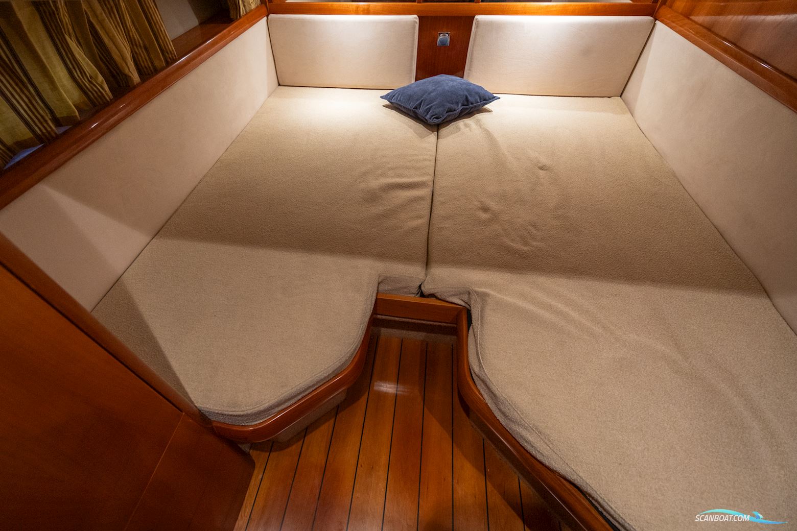 Windy 37 Grand Mistral HT (2008) | 410h | Twin Volvo Penta KAD300 | Immaculate Condition | One Owner