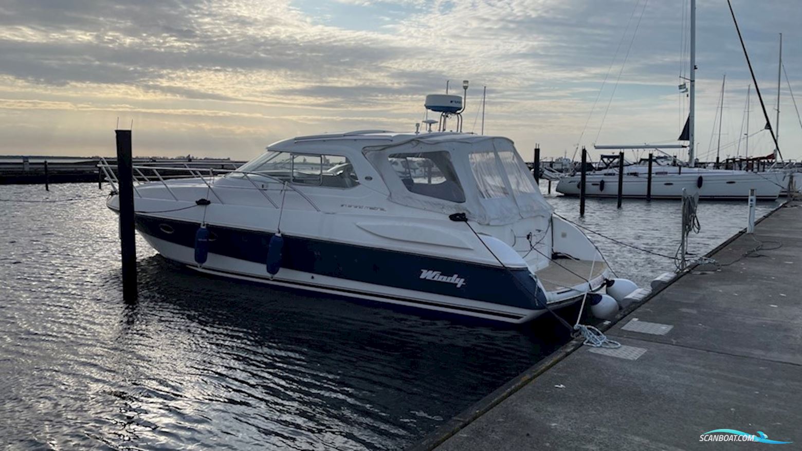 Windy 37 Grand Mistral HT Motorbåd 2002, med Volvo Penta Kad 300/DP motor, Sverige