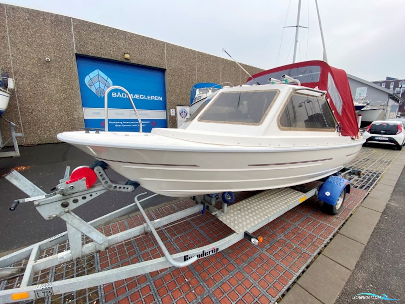 With 528 HT Hardtopbåd