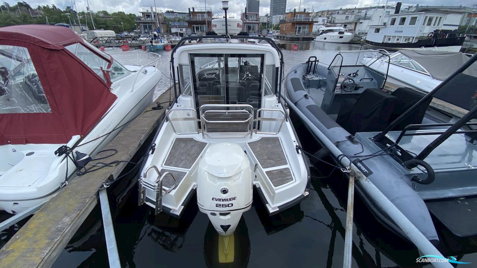 XO 240 RS Cabin Motorbåd 2012, med Evinrude motor, Sverige