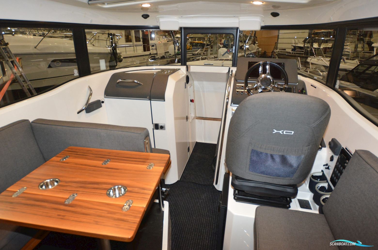 XO 270 RS Cabin