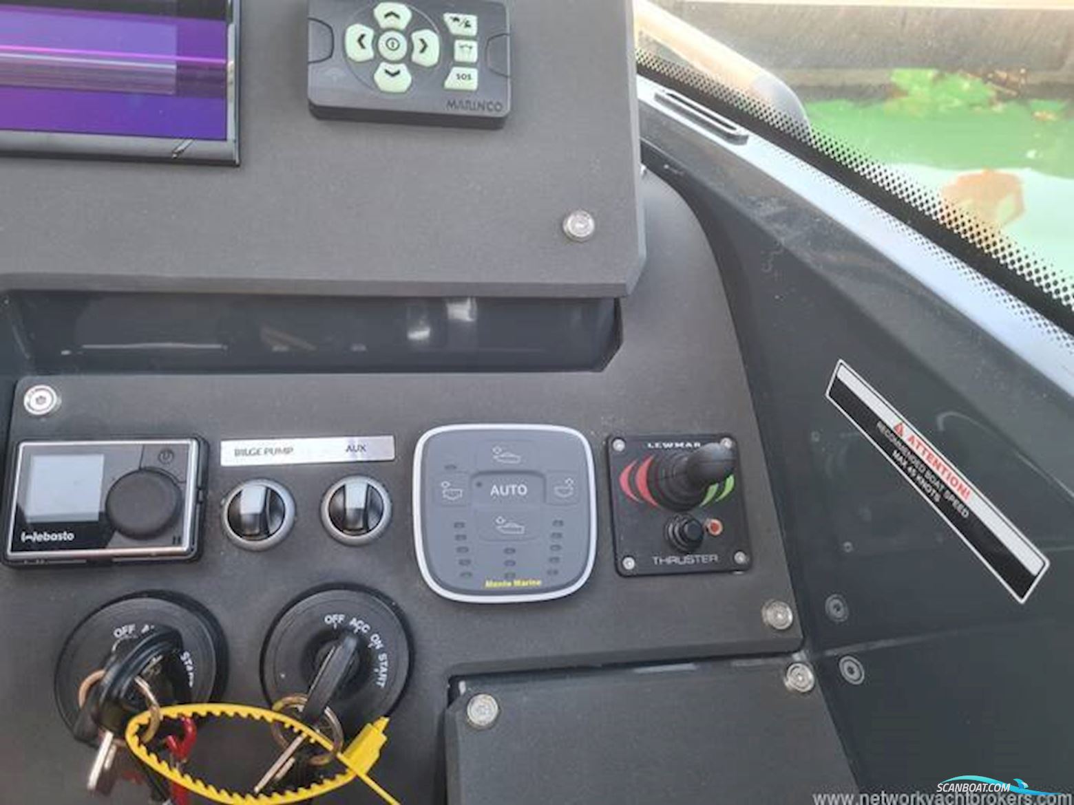 XO BOATS 10s Explorer Plus