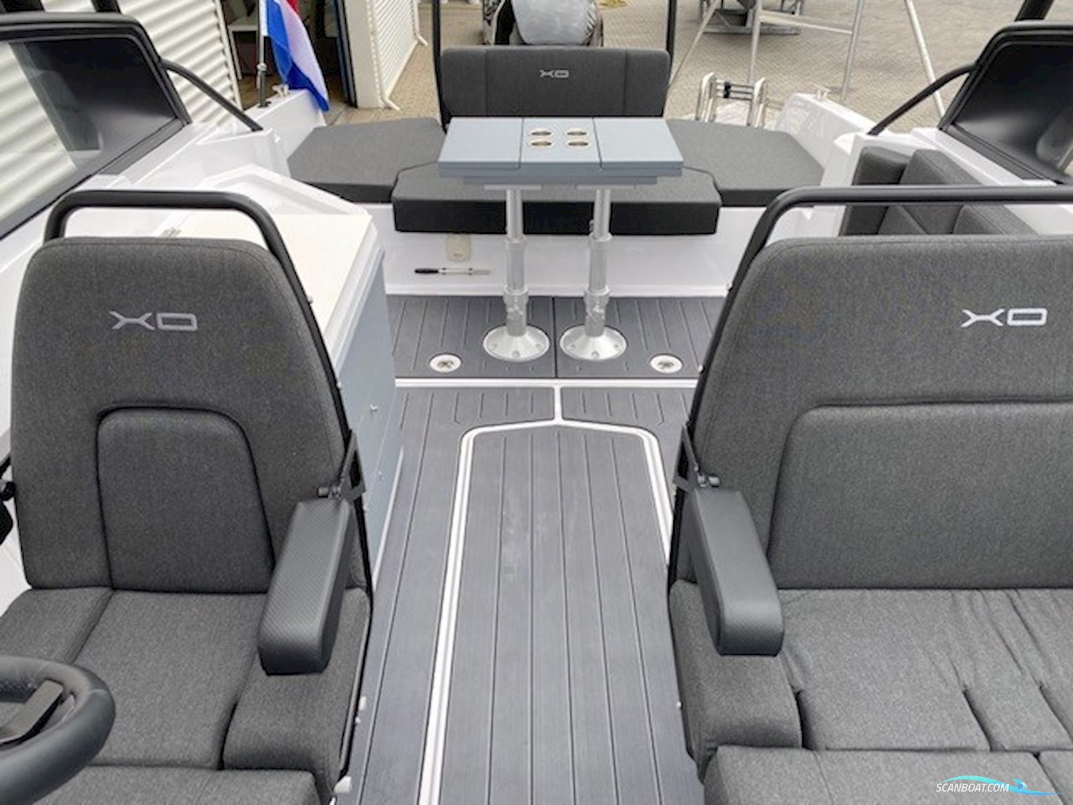 XO BOATS dscvr 9 targa