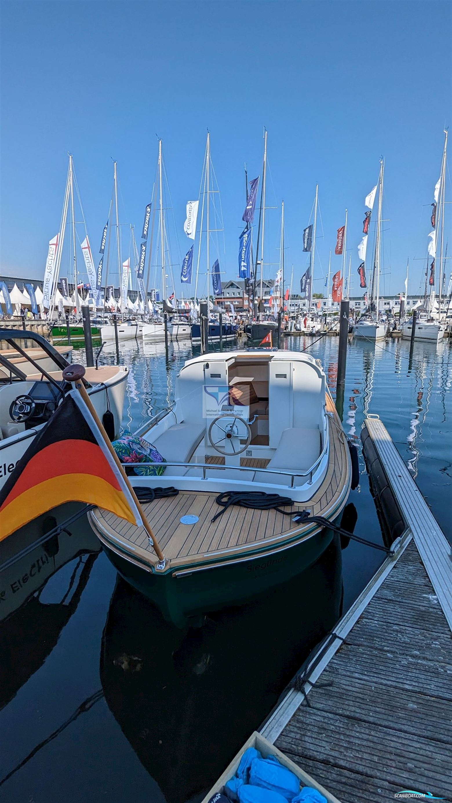 Yachtwerft Hamburg GmbH Elektro Tuckerboot 22f