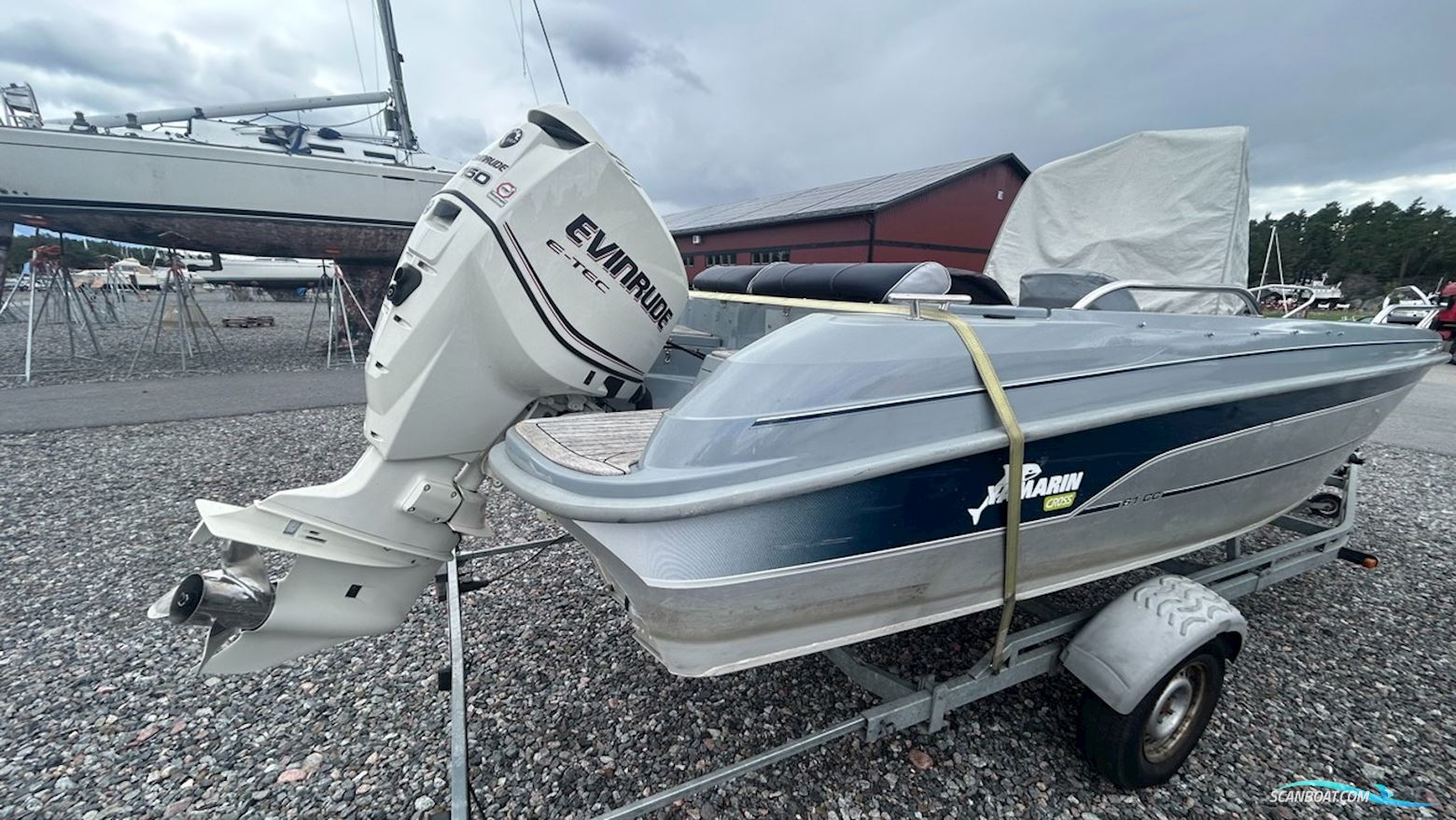 Yamarin Cross 61 Center Console