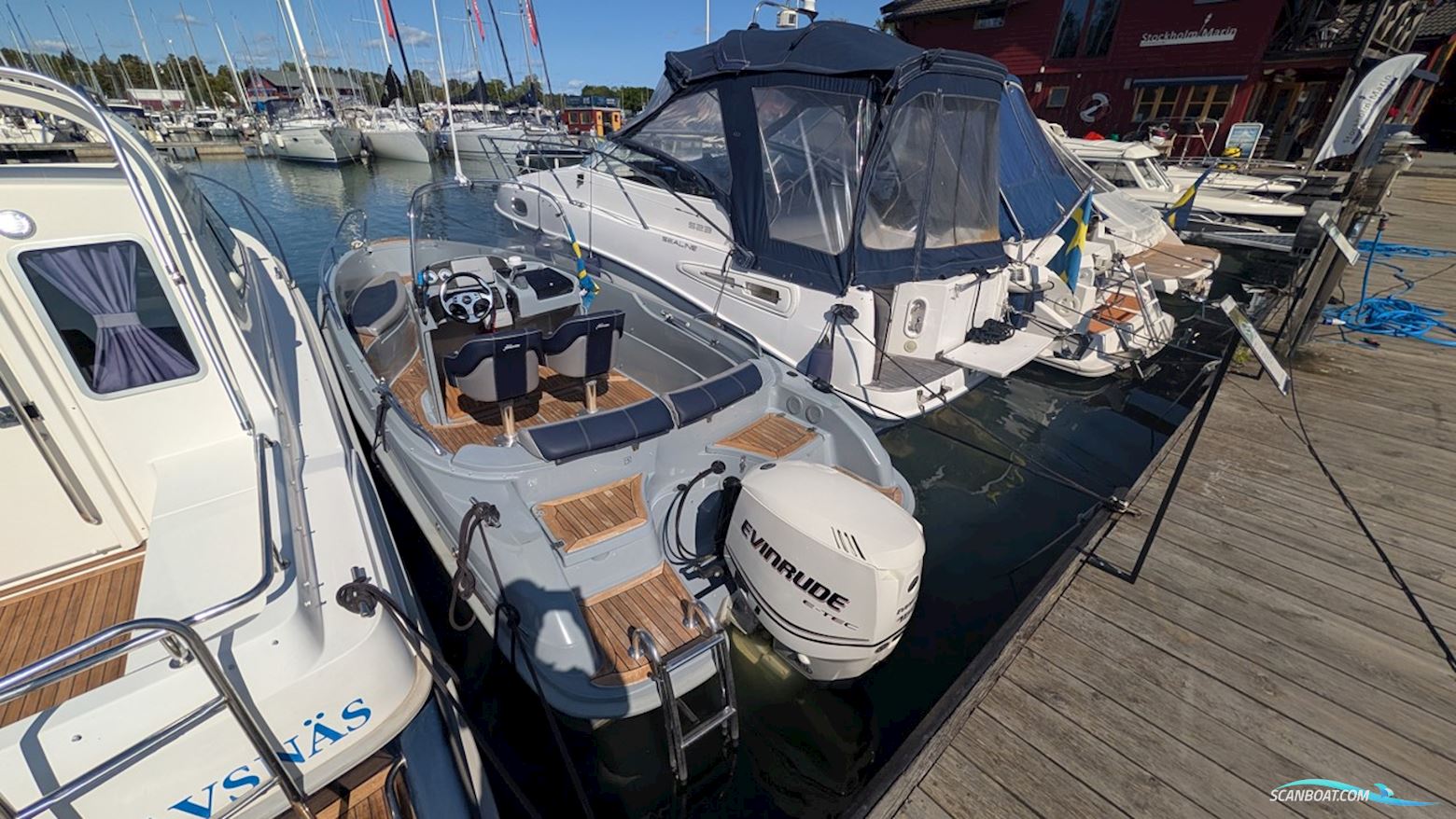 YAMARIN CROSS 61 CENTER CONSOLE
