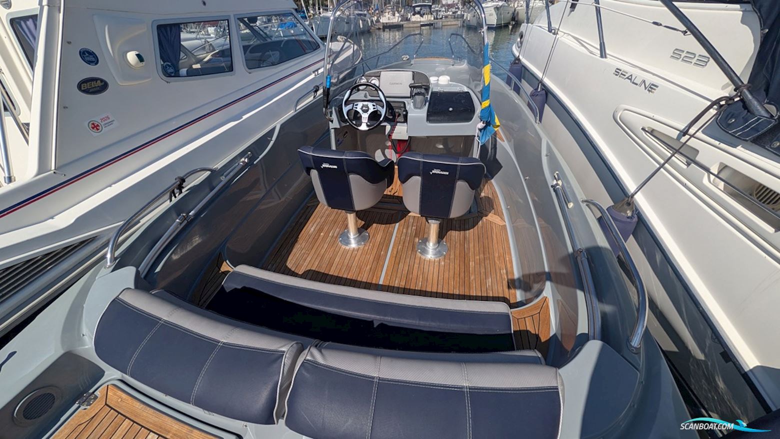 YAMARIN CROSS 61 CENTER CONSOLE