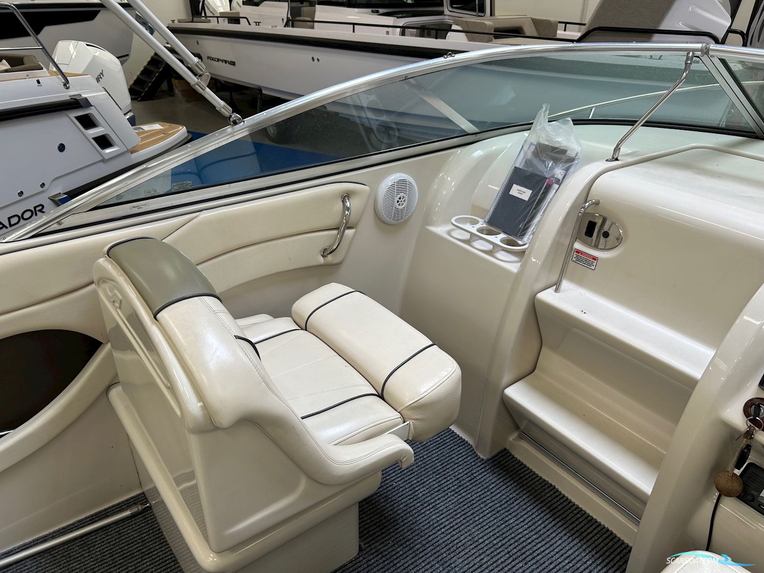  Searay 225 Weekender